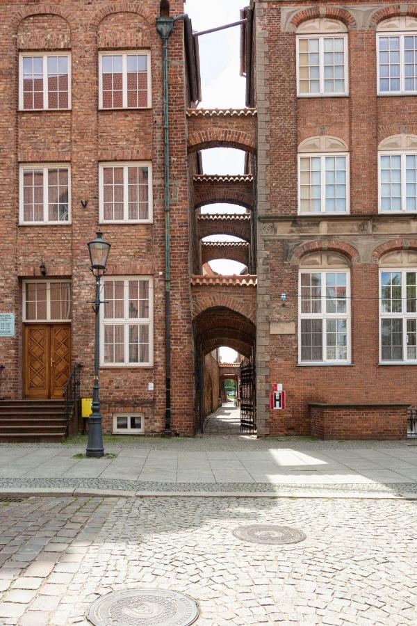Kamienica Stare Miasto- Sw . Ducha. Elblag Luaran gambar